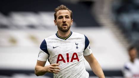 Superstar Harry Kane will die Tottenham Hotspur offenbar im Sommer verlassen. Das berichtet Sky Sports. Der 27 Jahre alte Stürmer soll bei seinem Klub bereits um Freigabe für einen Wechsel gebeten haben.
