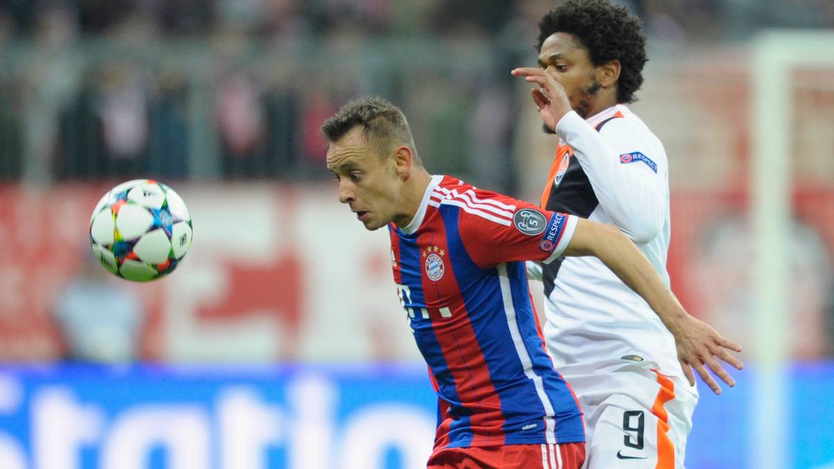 RAFINHA: Der Brasilianer freut sich über ein Treffen mit Landsleuten und viel Freiraum auf der rechten Seite. Beim 5:0 durch Holger Badstuber verdient sich Rafinha einen Scorerpunkt. Er betreibt Werbung für den Erhalt der Rechtsverteidiger-Position, auch wenn Schachtjor kein ernsthafter Maßstab ist. SPORT1-Note: 2,5