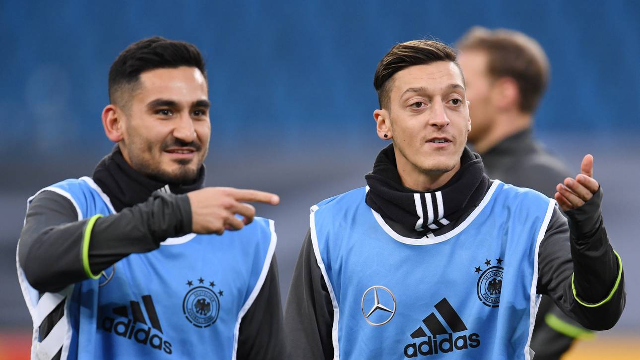 Spott und Kritik für Özil/Gündogan