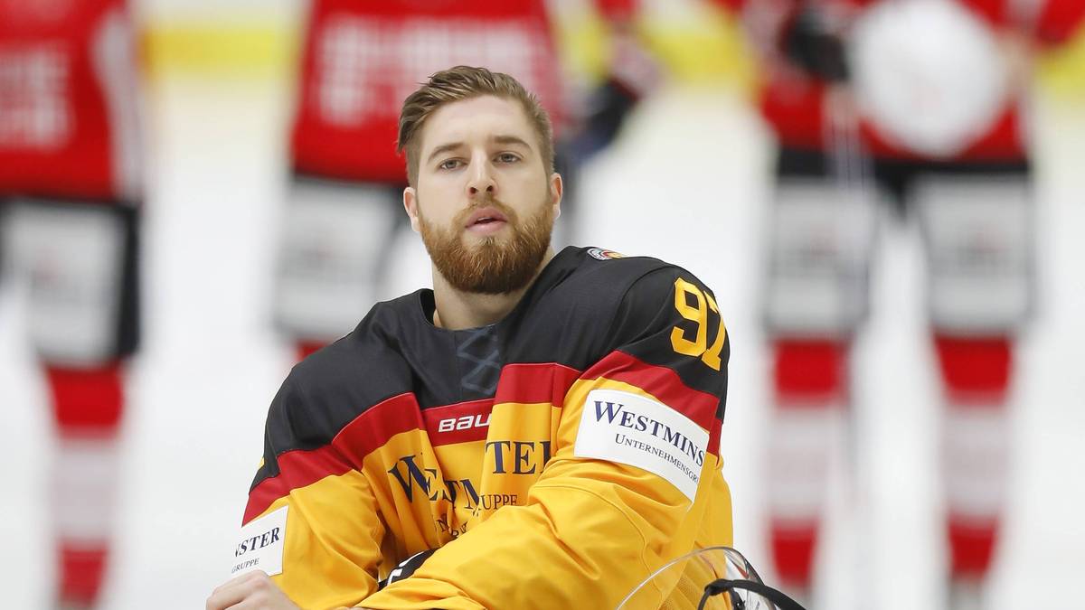 THOMAS HOLZMANN (30, Augsburger Panther, Stürmer): Der 30-Jährige hat in der DEL schon diverse Stationen hinter sich. Seit 2015 stürmt er für das Team aus Augsburg. Der Deutschland Cup ist für Holzmann kein Neuland: 2009 wurde er beim Vier-Nationen-Turnier erstmals in das DEB-Team berufen