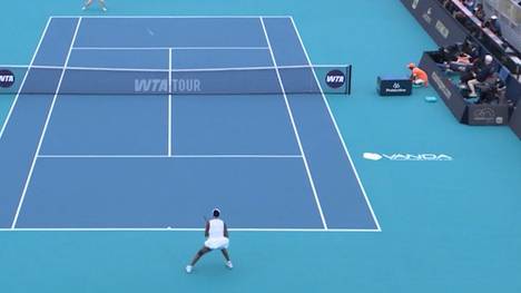 Die ehemalige Nummer eins der Welt, Venus Williams, verliert in der ersten Runde von Miami ihr neuntes Match am Stück und wartet damit seit Juli 2025 auf einen WTA-Tour-Sieg.