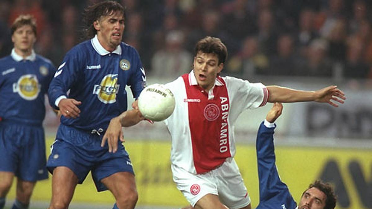 Jari Litmanen markiert 1996 für Ajax Amsterdam gleich neun Treffer. Später spielt er auch in der Bundesliga, bei Hansa Rostock ist er aber nur noch ein Schatten von einst
