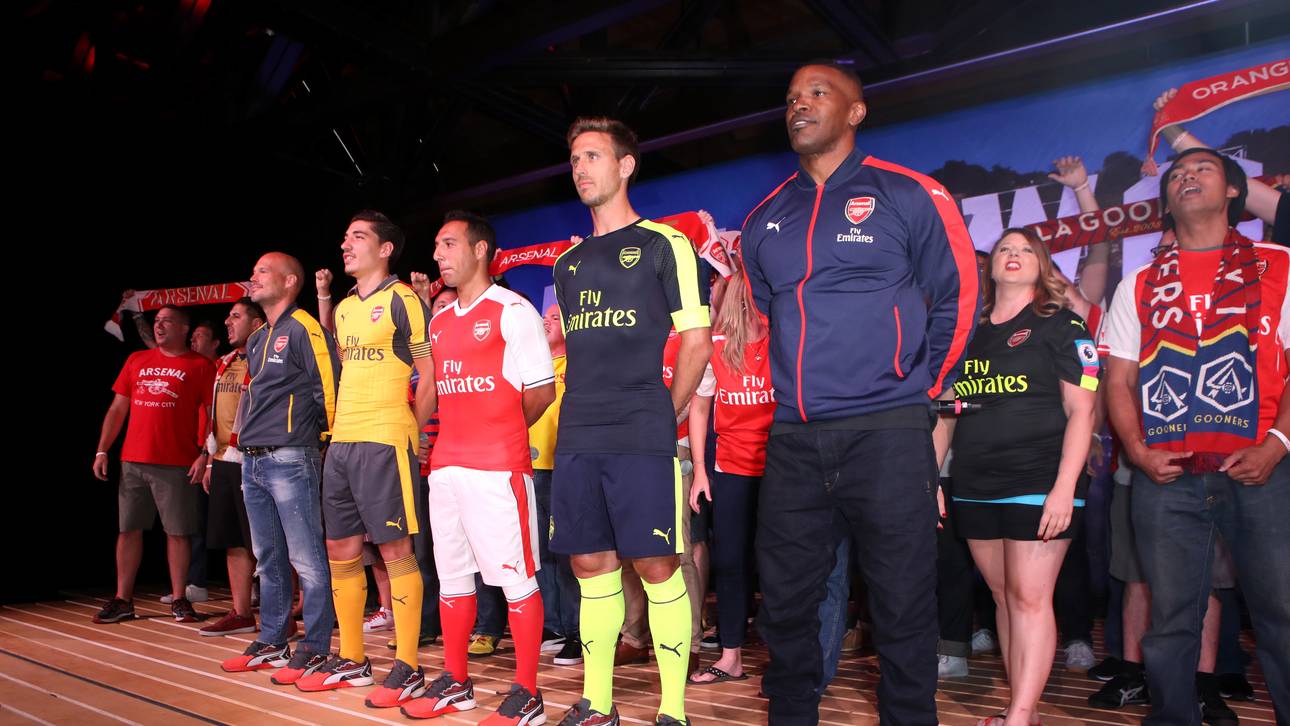 Jamie Foxx stellt Arsenal-Trikot vor