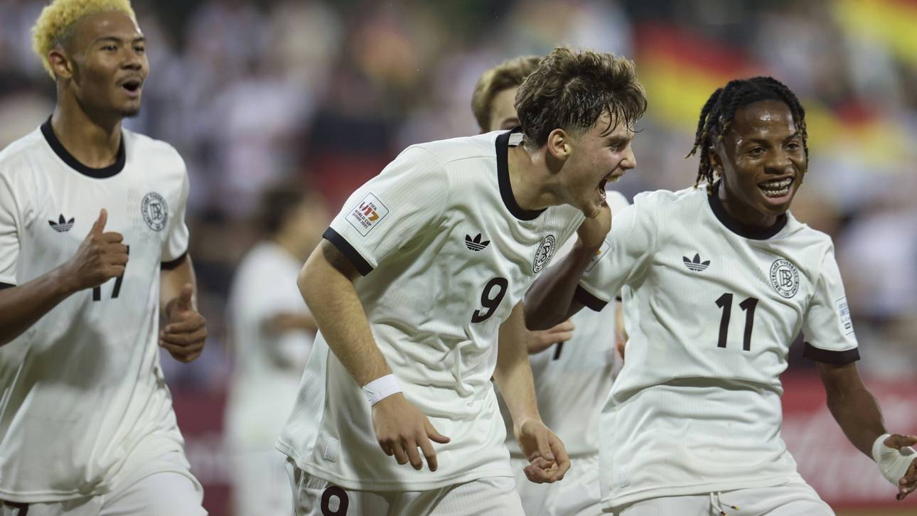 Die U17-Junioren bejubeln das zwischenzeitliche 2:0 gegen El Salvador