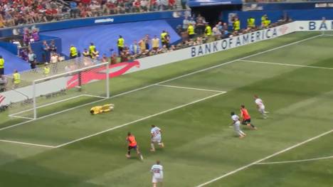 Was für ein bitteres Ende für die Belgier. Im Viertelfinale gegen Spanien muss Torwart Thibaut Courtois nach 71 Minuten verletzungsbedingt raus. Ausgerechnet seinem Ersatzmann Senne Lammens unterläuft kurz vor Schluss ein folgeschwerer Fehler, der Belgiens WM-Aus besiegelt.