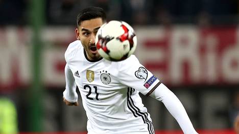 HAMBURG, GERMANY - OCTOBER 08:  Ilkay Guendogan of Germany runs during the 2018 FIFA World Cup Qualifier match between Germany and Czech Republic at Volksparkstadion on October 8, 2016 in Hamburg, Germany.  (Photo by Alexander Hassenstein/Bongarts/Getty Images)