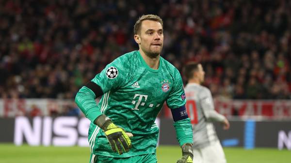 MUNICH, GERMANY - NOVEMBER 06: Manuel Neuer of FC Bayern Muenchen reacts during the UEFA Champions League group B match between Bayern Muenchen and Olympiacos FC at Allianz Arena on November 06, 2019 in Munich, Germany. (Photo by Alexander Hassenstein/Bongarts/Getty Images)