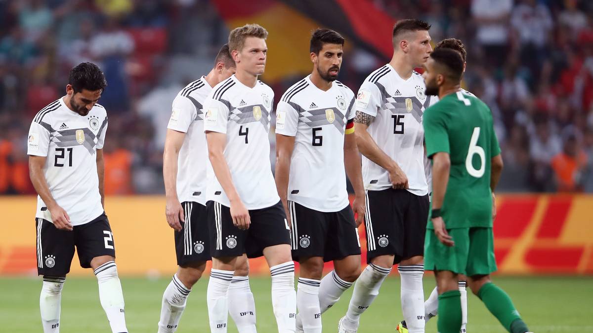 DEUTSCHLAND vs. SAUDI-ARABIEN: 2:1 - Eine noch größere Blamage bahnte sich im letzten Test vor dem Turnier in Russland an. In Leverkusen ging das DFB-Team gegen den krassen Außenseiter Saudi-Arabien zwar schnell durch Timo Werner in Führung. Danach ließ die Mannschaft aber jeden Biss und Esprit vermissen