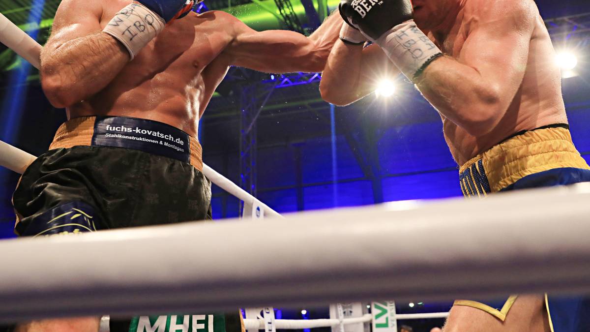 Elf Runden benötigte Bösel für den Sieg. Bösels Idol Henry Maske bezeichnet die Taktik des neuen Champions als "beängstigend". Mit seinem Erfolg ist Bösel der nächste deutsche Weltmeister im Halbschwergewicht nach Karo Murat im Vorjahr