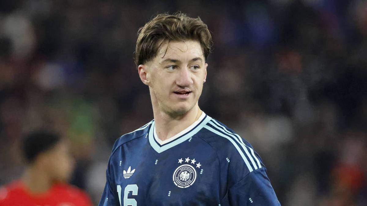 ANGELO STILLER:
Alter: 25, Verein: VfB Stuttgart, Länderspiele: 7, Tore: 0