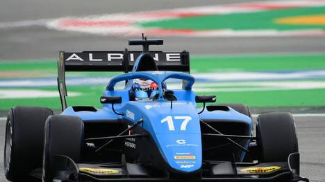 Victor Martins gewinnt das Hauptrennen der Formel 3