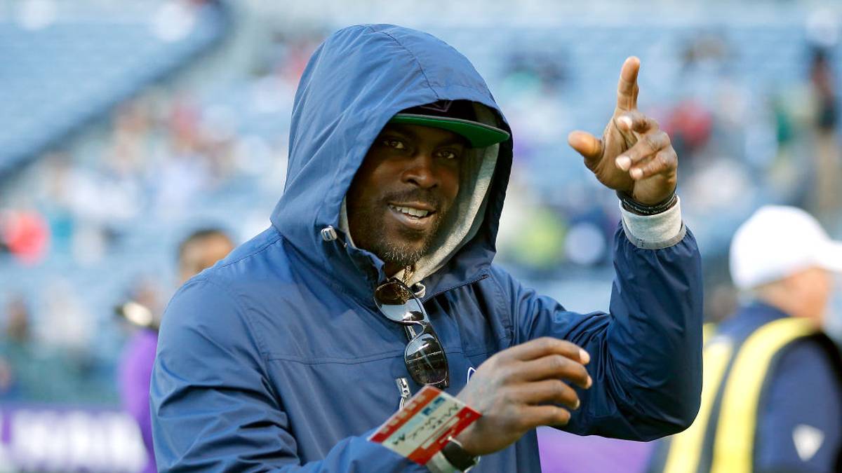 PLATZ 19: MICHAEL VICK - 2015 beendete er seine Karriere, die 2001 begann und die er zwischendurch unterbrechen musste: Wegen illegaler Hundekämpfe saß er 18 Monate im Gefängnis. Verdient hat er in seiner Laufbahn 124,8 Millionen Dollar