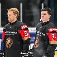 Der Eishockey-Bundestrainer schickt vier Spieler vor der WM-Generalprobe nach Hause. Zwei junge Vize-Weltmeister sind unter den Härtefällen.