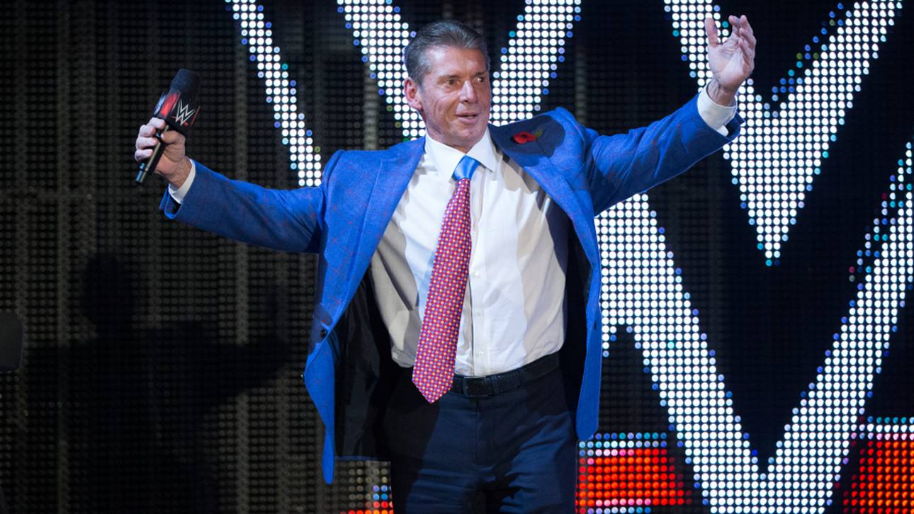 Was verkündet McMahon bei RAW?