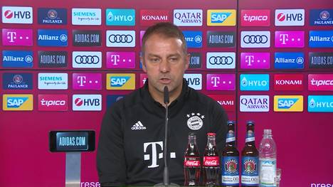 Flick lobt Top-Talent Joshua Zirkzee. Aber auch eine Mahnung spricht der Bayern-Coach aus.