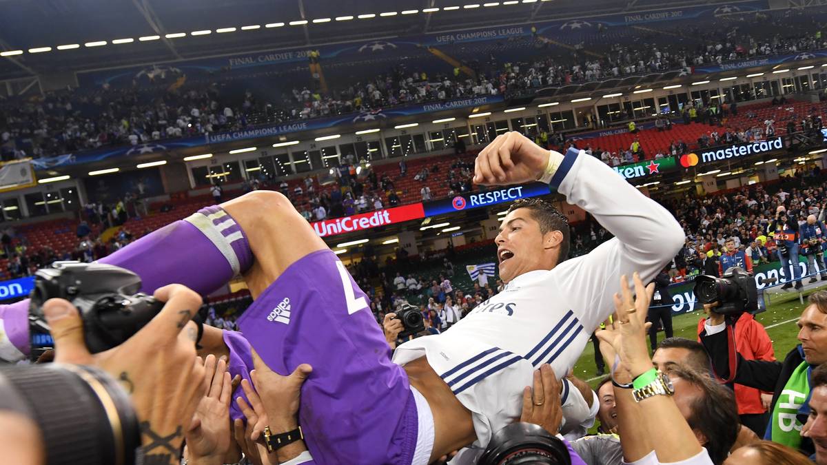 Die Ehre, die in der Regel Erfolgstrainern nach dem CL-Sieg erfahren, kommt diesmal Cristiano Ronaldo zuteil. Der Portugiese sammelt gewichtige Argumente im Kampf um die nächste Weltfußballer-Trophäe