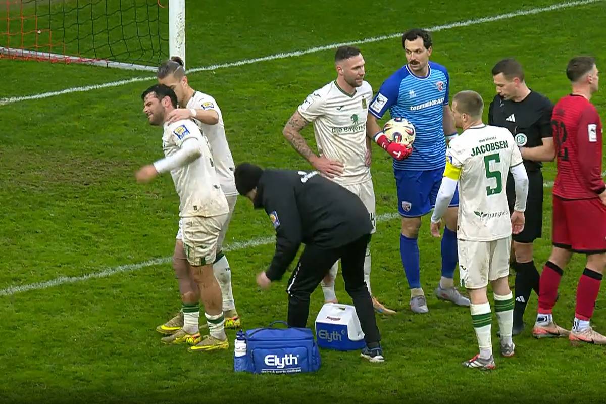 Wilde Szene! Volland verletzt sich - und fliegt vom Platz