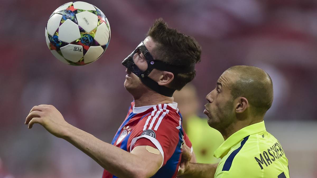 ROBERT LEWANDOWSKI: Trotz Gesichtsmaske deutlich stärker und präsenter als im Hinspiel. Immer anspielbar und gefährlich, scheiterte aber mehrfach in bester Position am starken ter Stegen (27., 40., 84.). Dafür zeigte er vor dem 2:2 sein Riesenpotenzial, als er Mascherano ganz alt aussehen ließ. SPORT1-Note: 2