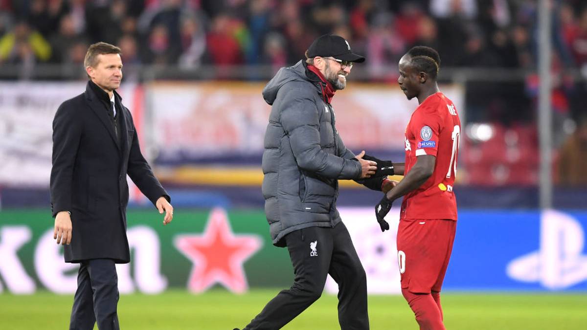 In der Champions League zittert sich der Titelverteidiger wieder durch die Gruppenphase, zieht durch einen 2:0-Erfolg in Salzburg aber als Gruppensieger wieder ins Achtelfinale ein. Drei Tage später verlängert Klopp seinen Vertrag bis 2024
