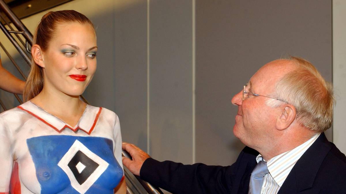 Die Raute trägt Seeler aber weiterhin im Herzen: Von 1995 bis 1998 leitet "Uns Uwe" die Geschicke seines Heimatvereins sogar als Präsident