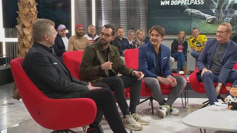 Spielt Anthony Modeste im Sturm des BVB oder darf Yousouffa Moukoko ran? Darum dreht sich eine Wette zwischen Stefan Effenberg und SPORT1 Chefreporter Patrick Berger.