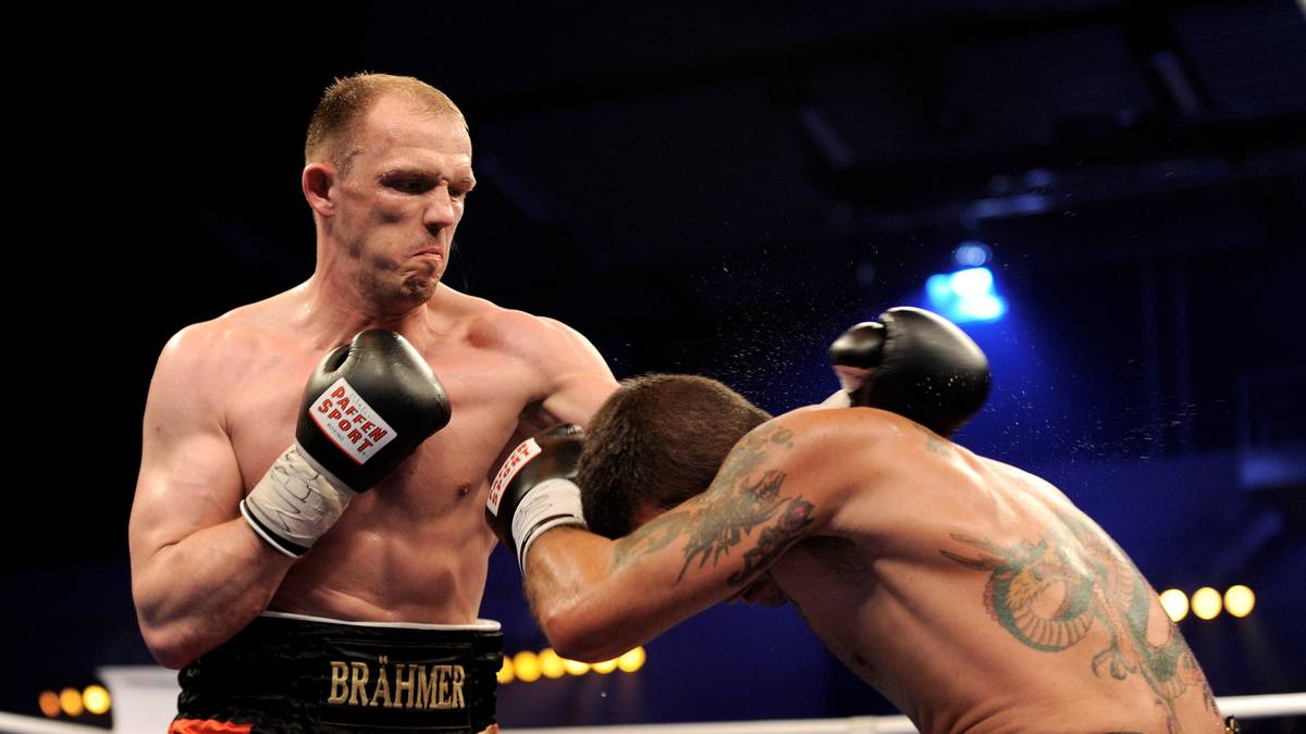 Ähnlich kampflos muss Brähmer jenen Titel aber auch wieder abtreten, weil er in den beiden Folgejahren verletzungsbedingt diverse Kämpfe absagen muss. Erst 2013 erlangt Brähmer den WBA-Titel zurück