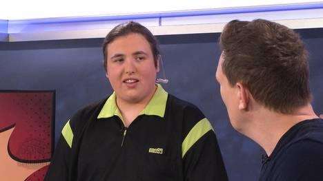 Darts-Youngster Liam Maendl-Lawrance spricht in der vierzehnten Madhouse-Folge über die Spaßvögel beim Turnier in München.