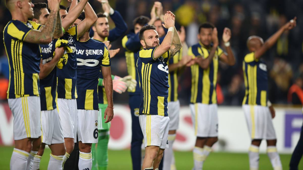 FENERBAHCE (Platz 11): Auch der zweite türkische Verein kommt aus Istanbul und hat einen Schuldenberg von 215 Millionen Euro. Doch der Traditionsklub hat derzeit andere Sorgen, in der Liga befindet er sich im Abstiegskampf