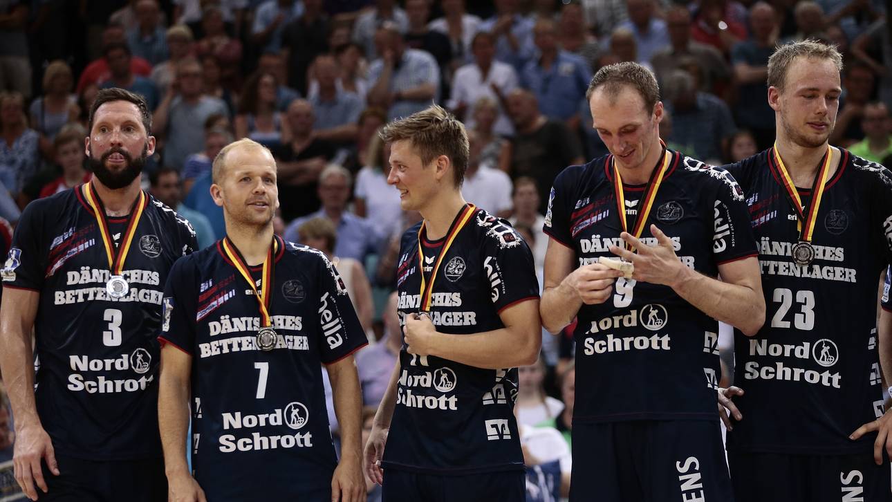 Flensburg gratuliert Löwen zum Titel