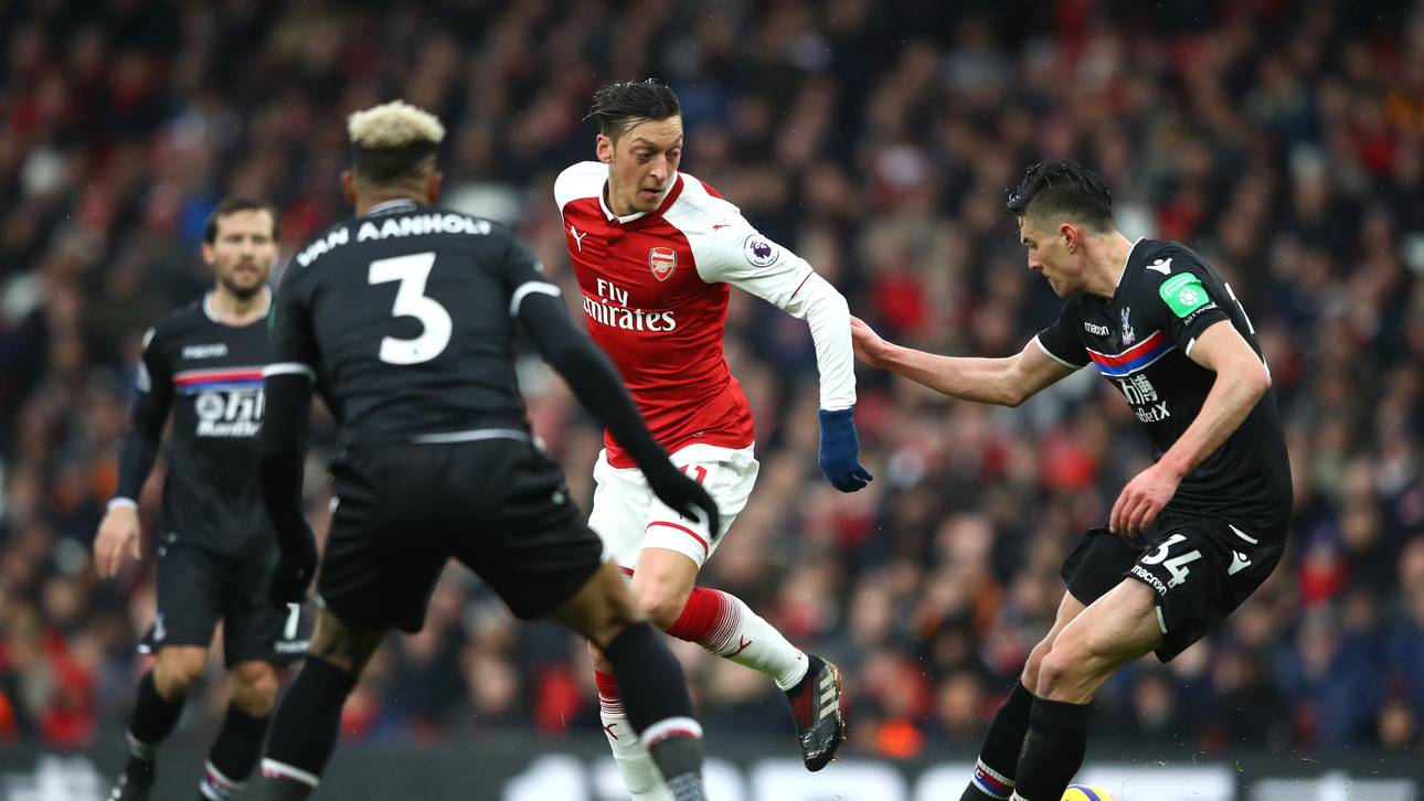 Özil top – Agüero lässt City jubeln