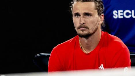 Alexander Zverevs Traum vom ersten Grand-Slam-Titel ist im Finale der Australian Open gegen Jannik Sinner geplatzt. Der Südtiroler setzte sich mit 6:3, 7:6 und 6:3 durch und verteidigt damit seinen Titel.