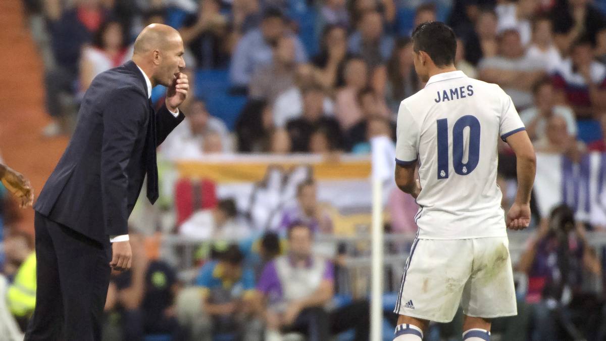 Das könnte sich nun schlagartig ändern. Denn schließlich war Zidane der Grund, dass James 2017 aus Madrid flüchtete. Die Wahrscheinlichkeit eines Verbleibs von James in der bayrischen Landeshauptstadt dürfte die Zidane-Personalie jedenfalls nicht gesenkt haben 