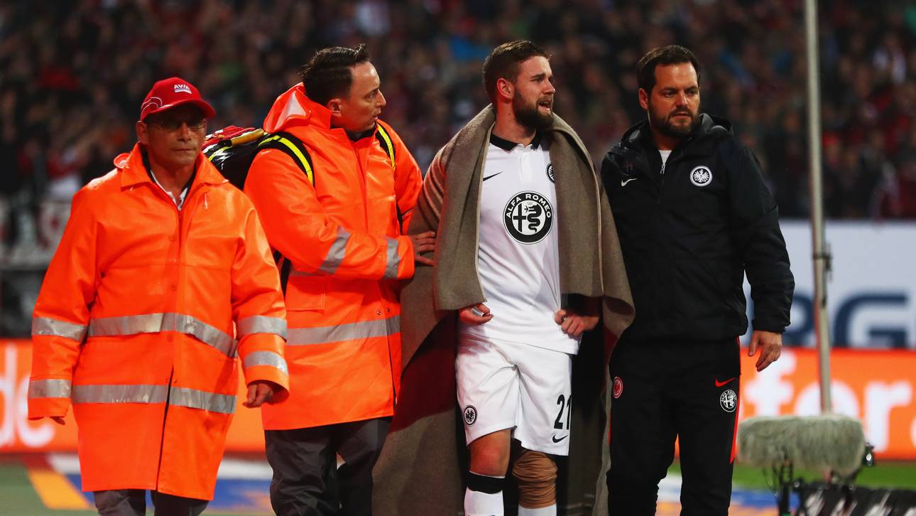 Stendera nach Kreuzbandriss operiert