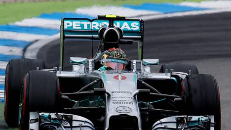 Nico Rosberg feiert eine Start-Ziel-Sieg