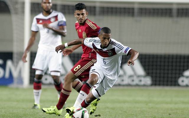 Fc Schalke 04 Thilo Kehrer Spielt Bis Auf Weiteres In Der