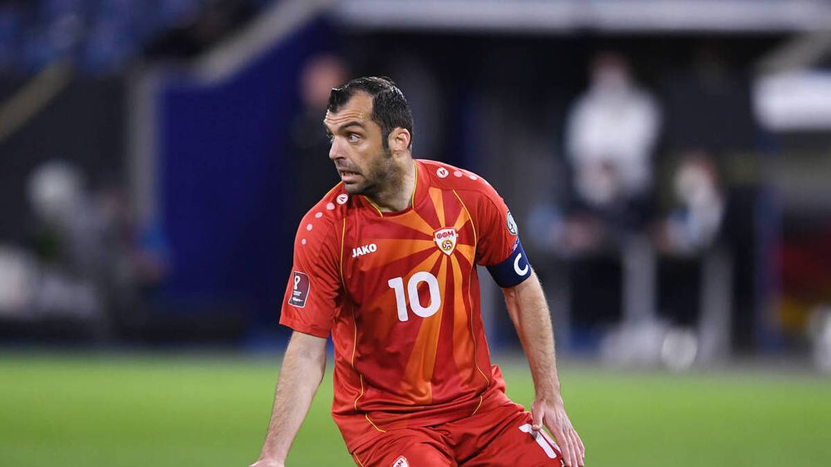 Das Trikot Nordmazedoniens sollte vielen deutschen Fußball Fans bekannt sein aus dem überraschenden Sieg gegen die DFB-Elf in der WM-Quali.