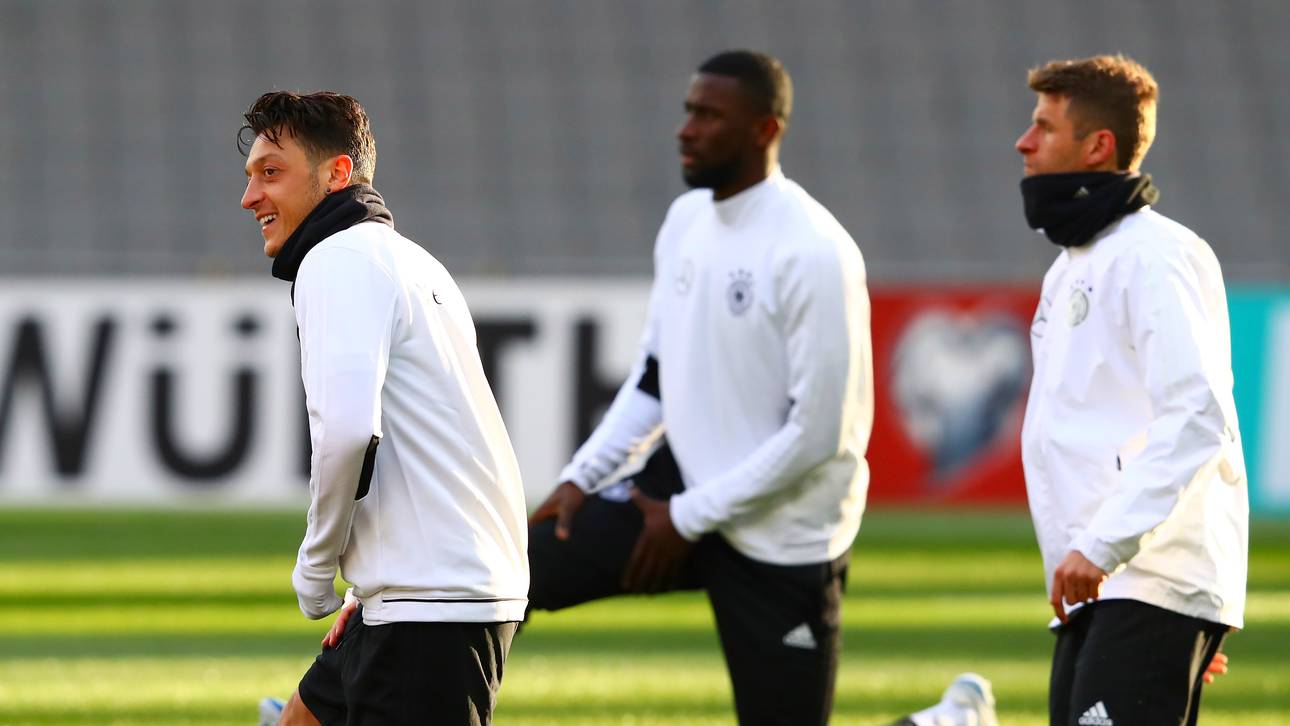 Özil fit für Aserbaidschan