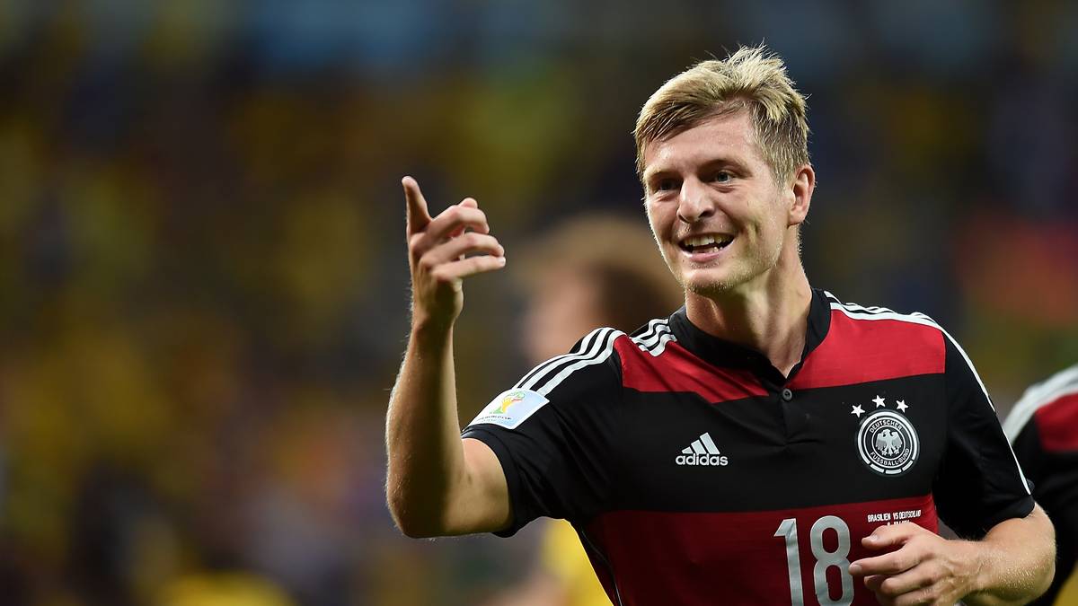 Abermals eine Zeigerumdrehung später netzt Kroos nach schönem Zusammenspiel mit Sami Khedira erneut ein