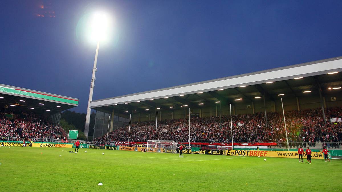 2012 wurde das altehrwürdige Georg-Melches-Stadion, das ehemalige Stadion von Viertligist Rot-Weiss Essen sowie ehemals Stadion an der Hafenstraße, abgerissen. Melches war einer der Mitgründer des Klubs