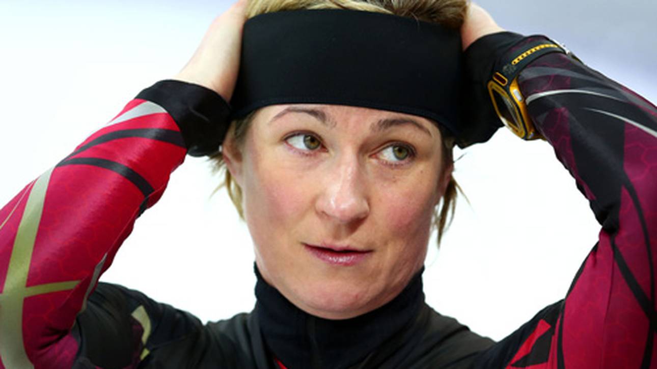 Favoriten gewinnen im Eisschnelllauf