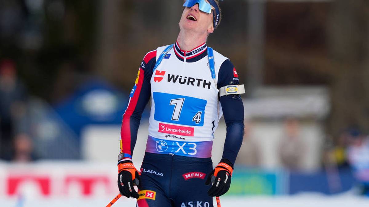 Superstar Johannes Thingnes Bö startete nach der Schwäche von Tandrevold eine wahnsinnige Aufholjagd, kam mit Norwegen aber nicht mehr über Rang vier hinaus - knapp hinter Strelow. Im ersten Rennen seiner letzten WM blieb er damit ohne Edelmetall.