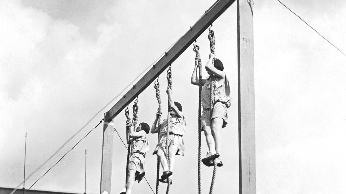 Auch im Seilklettern gab es bei vier Olympischen Spielen Medaillen abzugreifen. Meistens zählte dabei neben der Geschwindigkeit auch die Haltungsnote.  Erstmals war der Wettbewerb 1896 vertreten. 1904 gewann der US-Turner George Elyser mit einem Holz-Bein die Goldmedaille