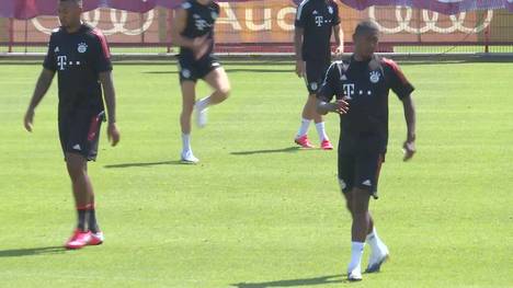 Jerome Boateng und David Alaba überraschten kranke Kinder mit einem Video-Anruf.