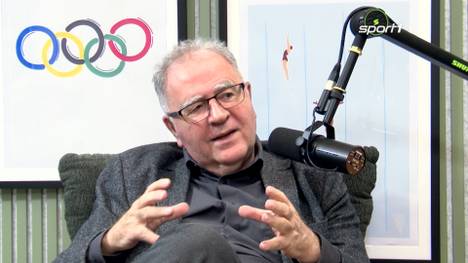 Doping-Experte Fritz Sörgel spricht im SPORT1-Podcast DEEP DIVE über die Doping-Affäre von Tennis-Superstar Jannik Sinner.