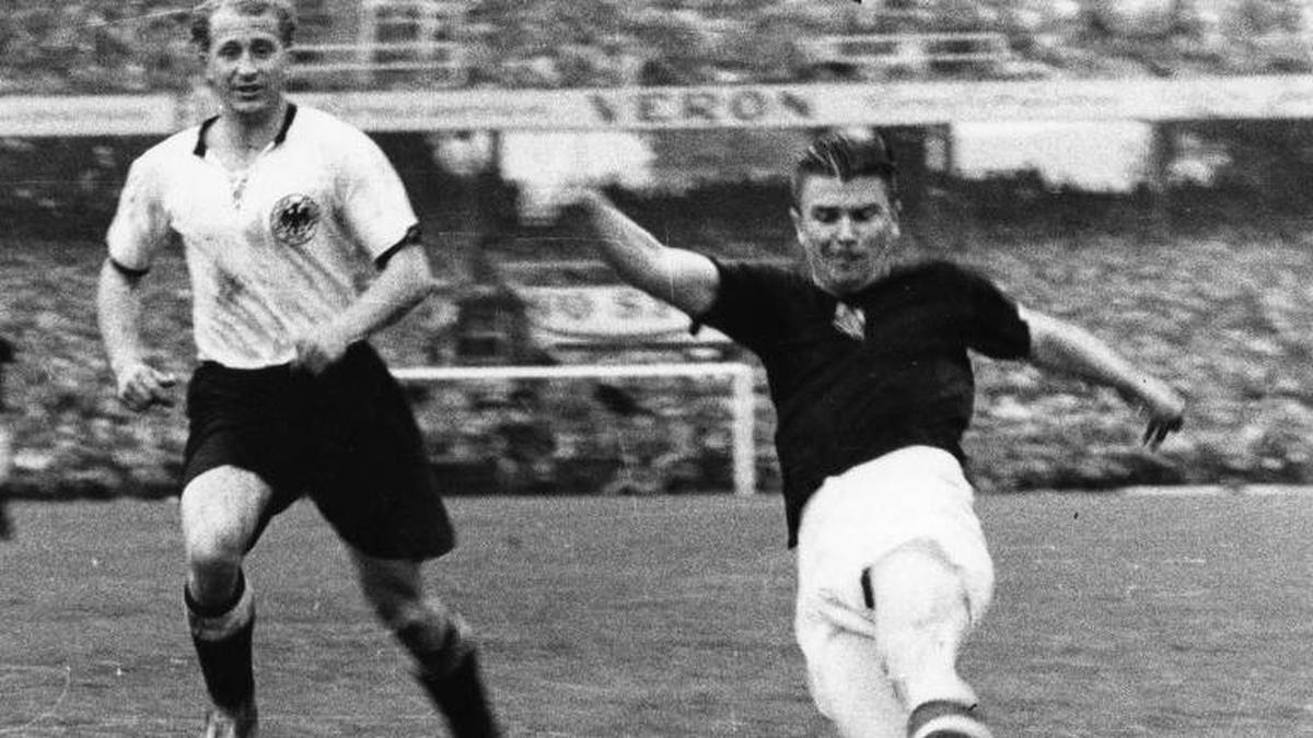 Ferenc Puskas in einem Länderspiel gegen Deutschland