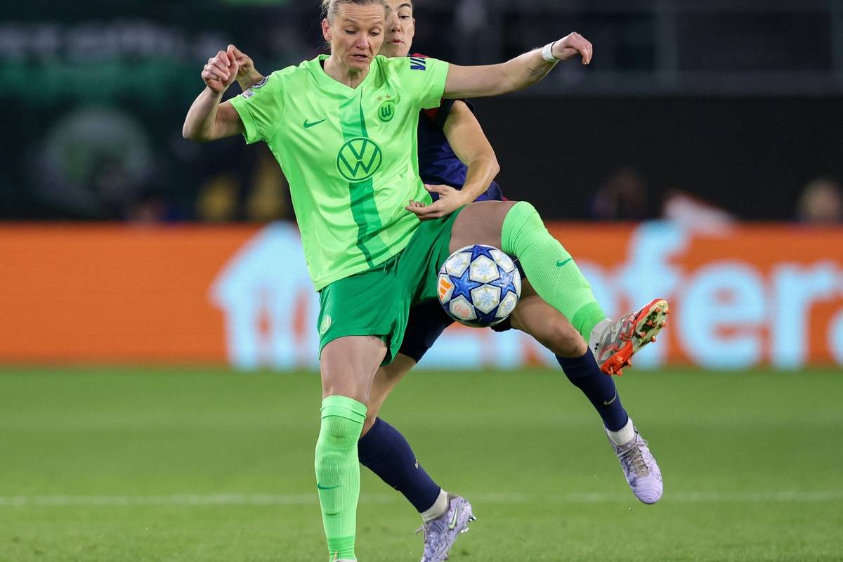 Popp unterstützt DFB-Frauen im Stadion