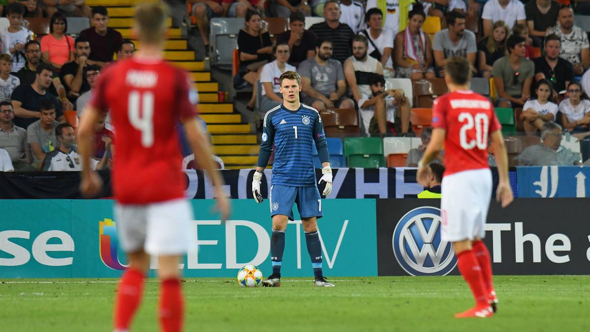 SPORT1 berichtete schon im April, dass der FC Bayern plant, den Keeper als Nachfolger von Manuel Neuer an die Säbener Straße zu holen. Nübels Vertrag bei Schalke läuft im Sommer 2020 aus, es könnte also sogar zu einem ablösefreien Wechsel kommen