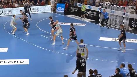 Die Highlights der Partie HC Erlangen - SC Magdeburg aus der Handball-Bundesliga im Video.