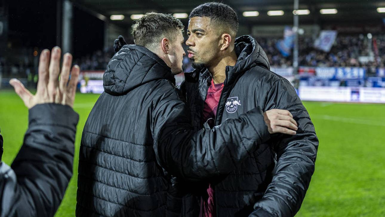 Christoph Baumgartner (l.) und Benjamin Henrichs spielen gemeinsam für RB Leipzig