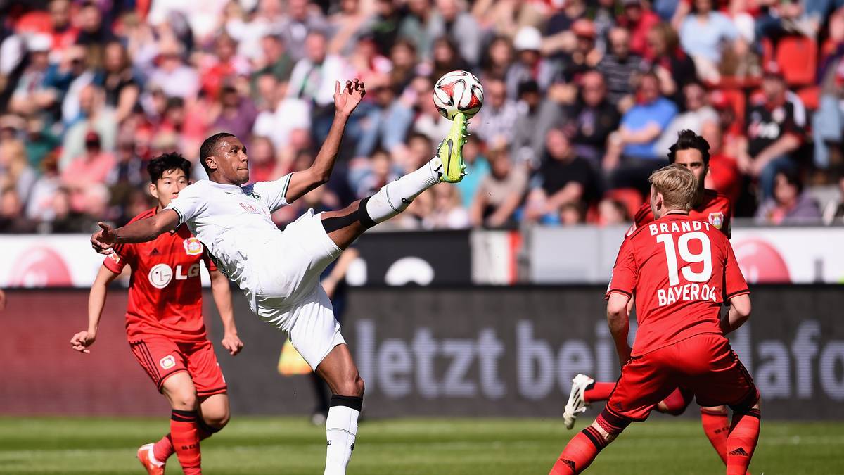 Julian Brandt (r.) erhöht in der 40. Minute auf 2:0